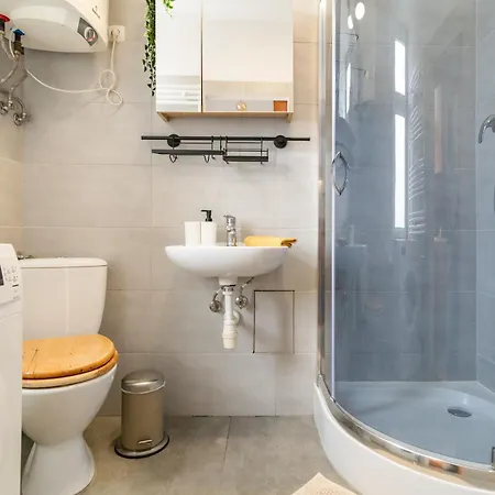 Apartment Bibi In Krakow, Location And Time *